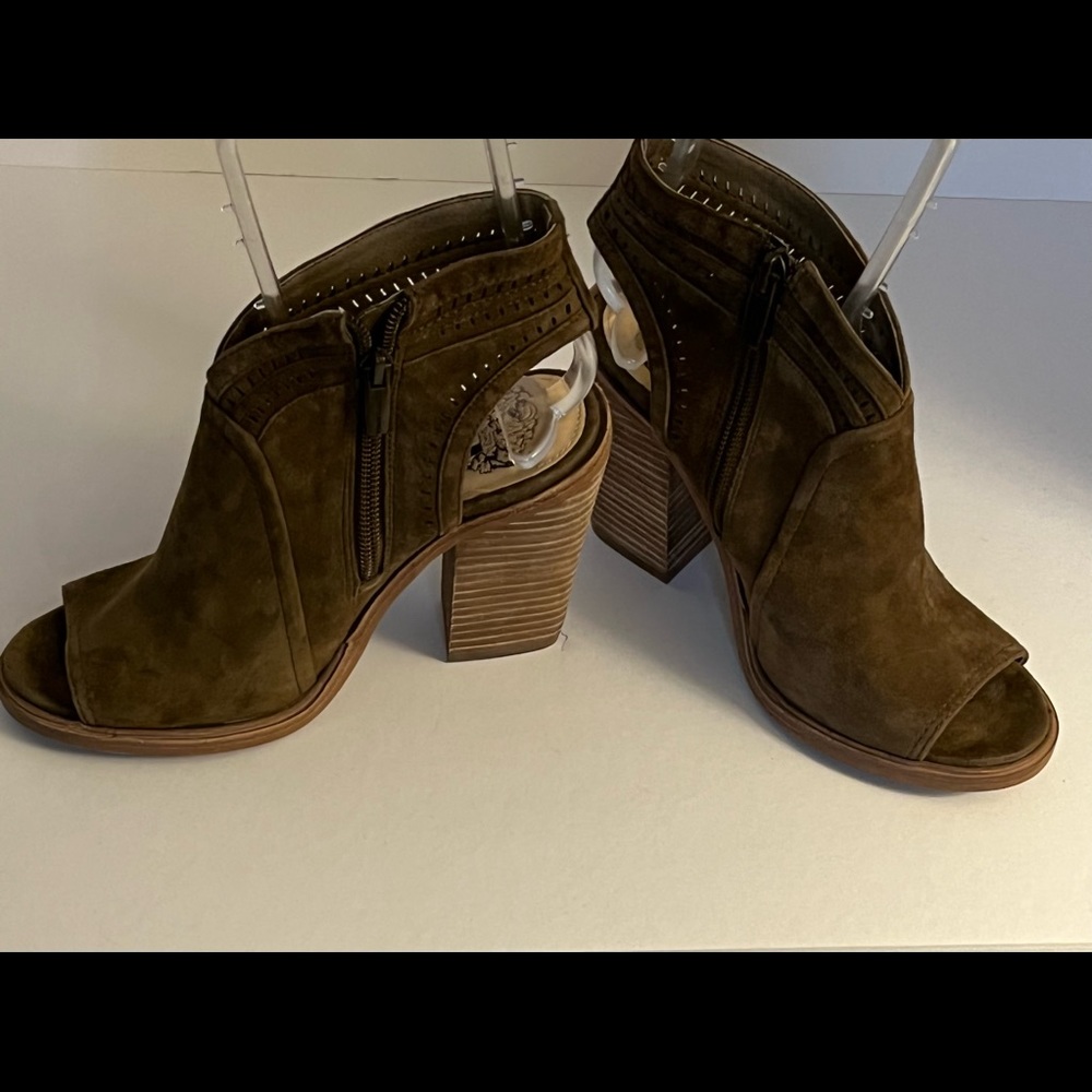 Vince Camuto Yo-Koral Sandals